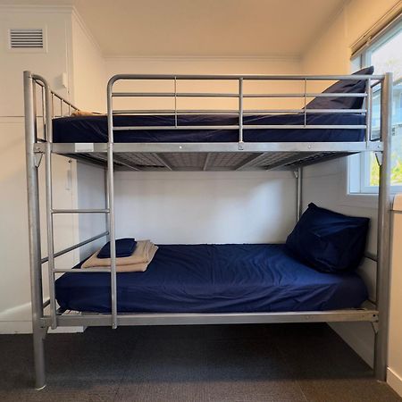 Waiheke Backpackers Hostel Onetangi Bagian luar foto