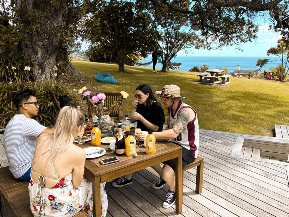 Waiheke Backpackers Hostel Onetangi Bagian luar foto