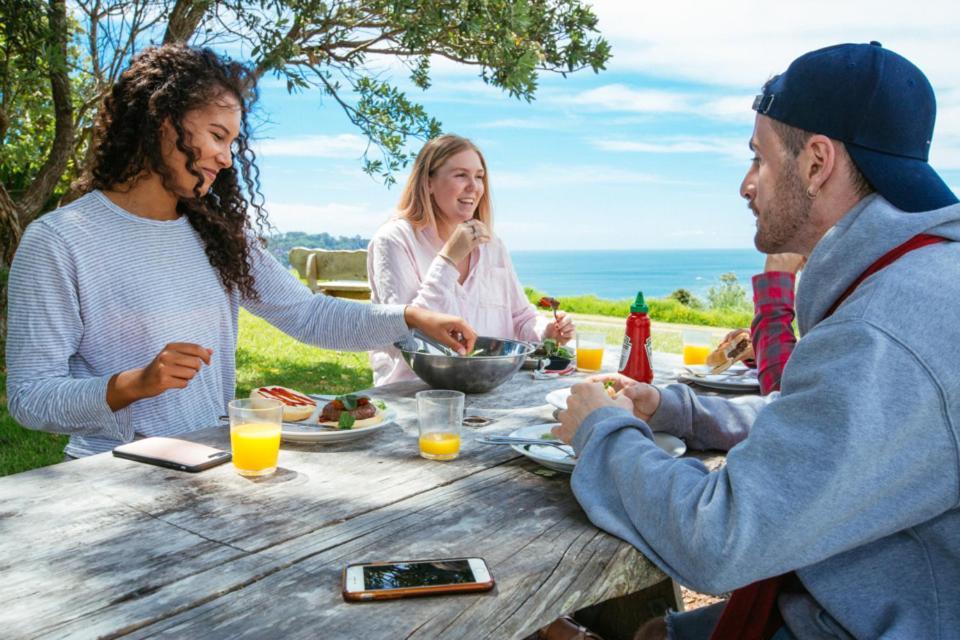 Waiheke Backpackers Hostel Onetangi Bagian luar foto