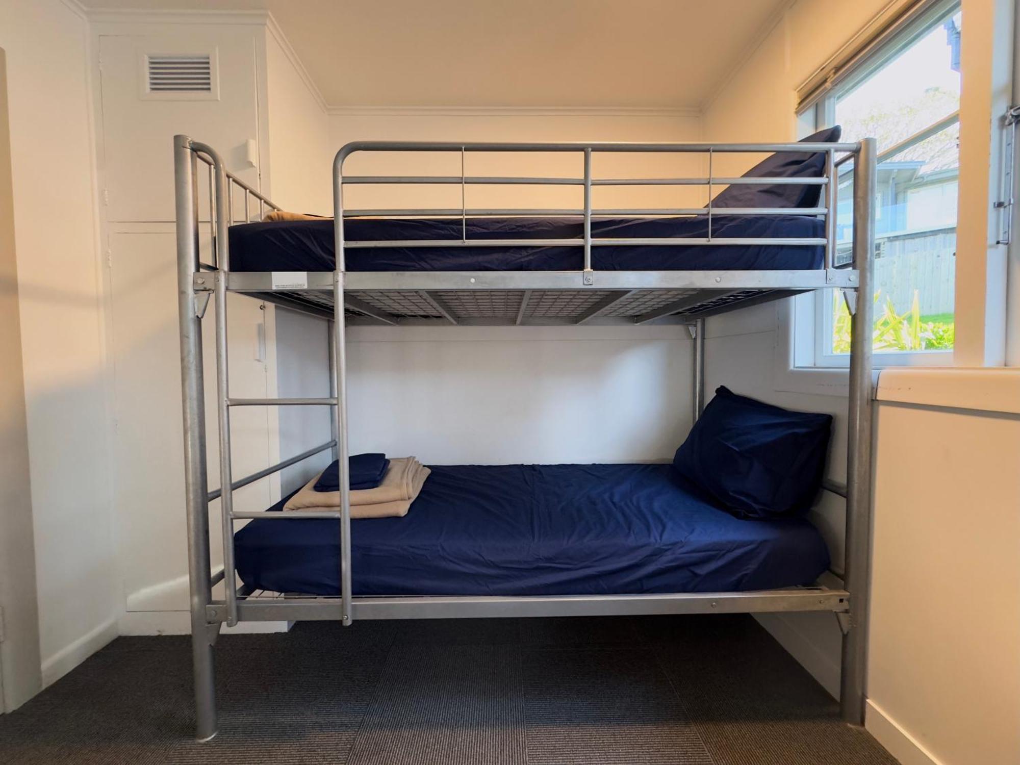 Waiheke Backpackers Hostel Onetangi Bagian luar foto