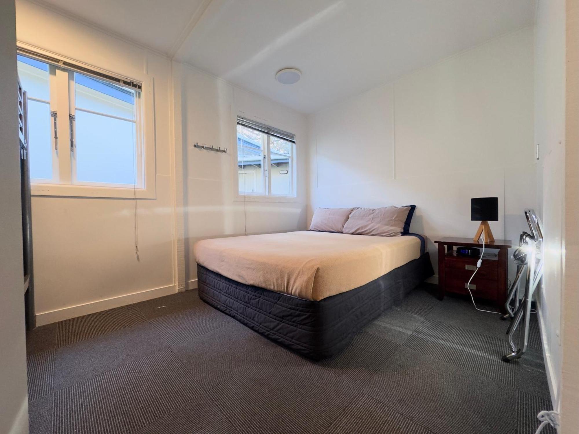 Waiheke Backpackers Hostel Onetangi Bagian luar foto