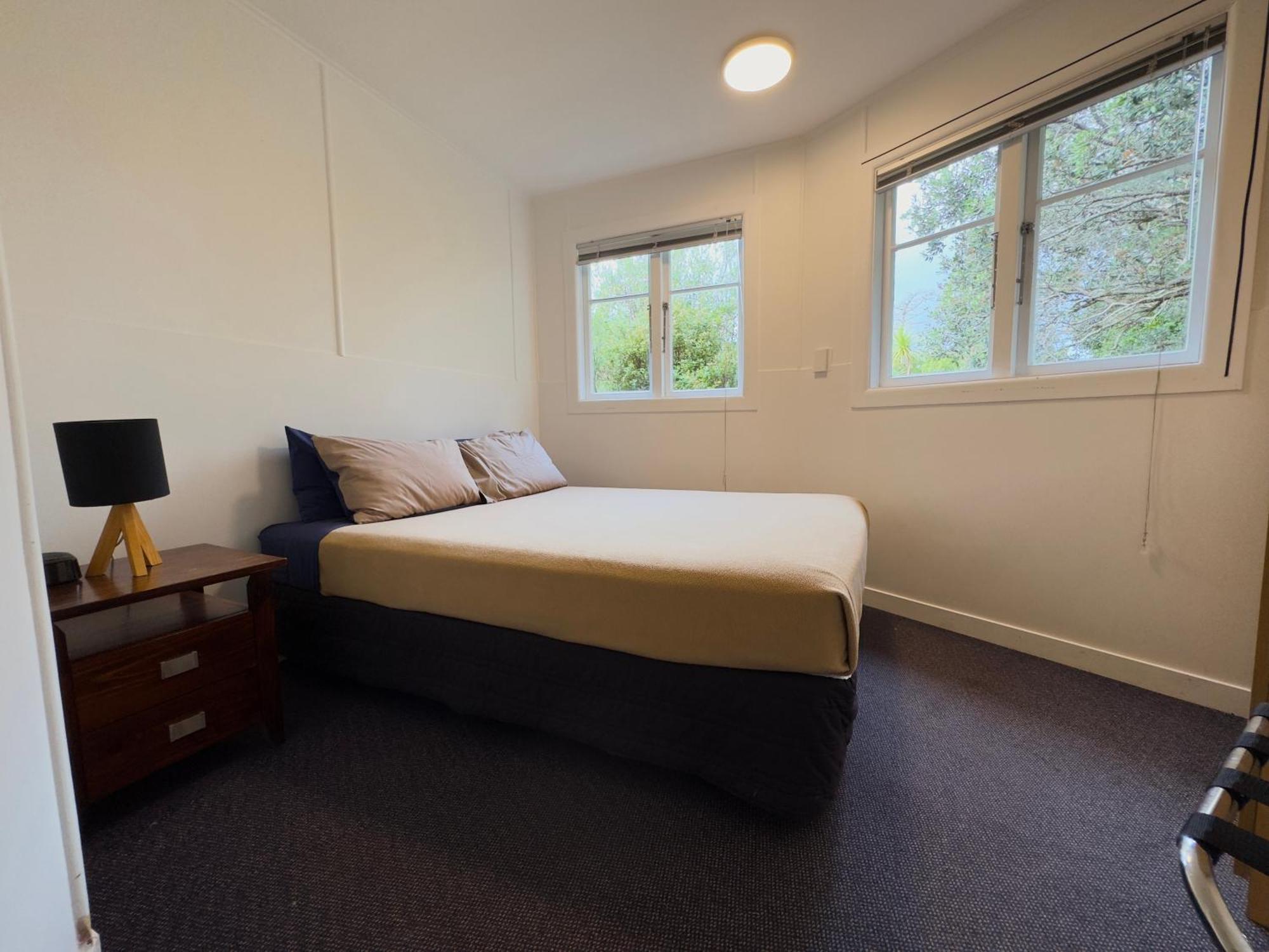 Waiheke Backpackers Hostel Onetangi Bagian luar foto