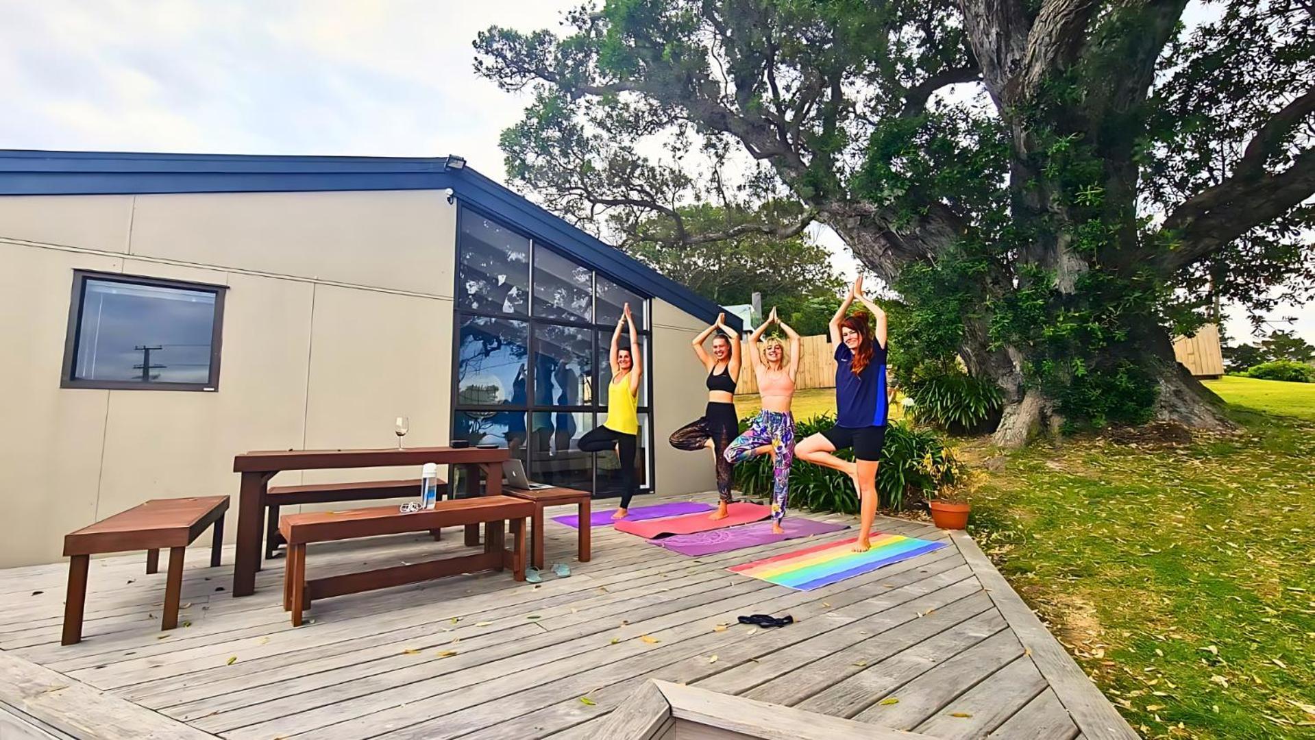 Waiheke Backpackers Hostel Onetangi Bagian luar foto